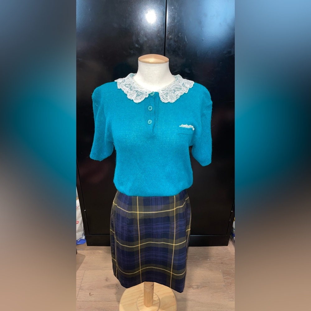 Vintage Teal Short Sleeve Sweater with Lace Collar – Size Small